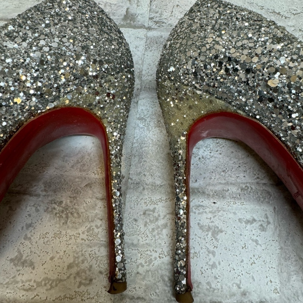Christian Louboutin Metallic Silver Coarse Glitter Lady Lynch Pumps Size 37 US 7 - Picture 9 of 13